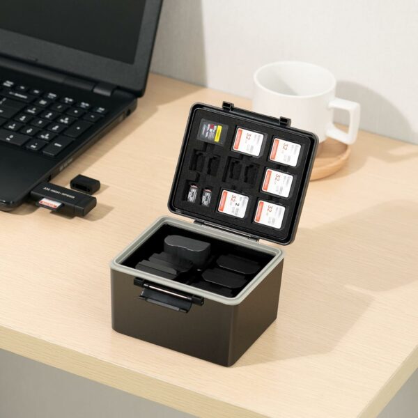 PEAK DESIGN CUFF WRIST STRAP & JJC 2 in 1 BATTERY / CARD CASE - Image 11