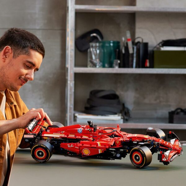LEGO TECHNIC F1 CAR McLaren or Ferrari - Image 9
